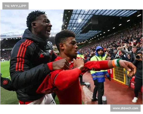 曼联关键时刻全员发力,抢占先机 曼联关键时刻全员发力,抢占先机