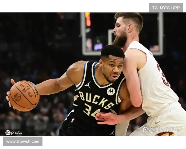 雄鹿队凭借三分雨轻松击败对手