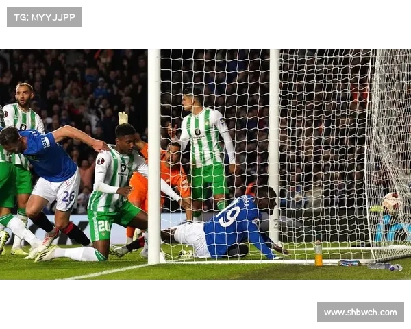 意大利足球甲级联赛恩波利拉默斯头球攻门顶高